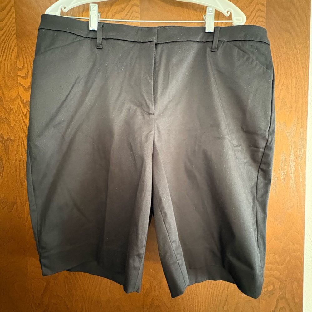 Chico's Elegant Black Women's Bermudas